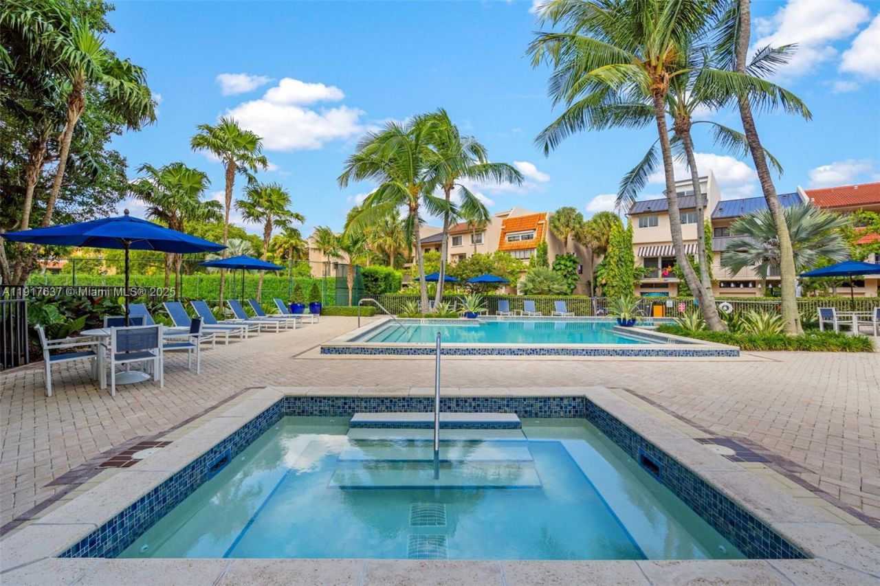 6124 Paradise Point Dr, Unit 6124, Palmetto Bay, FL 33157 Photo