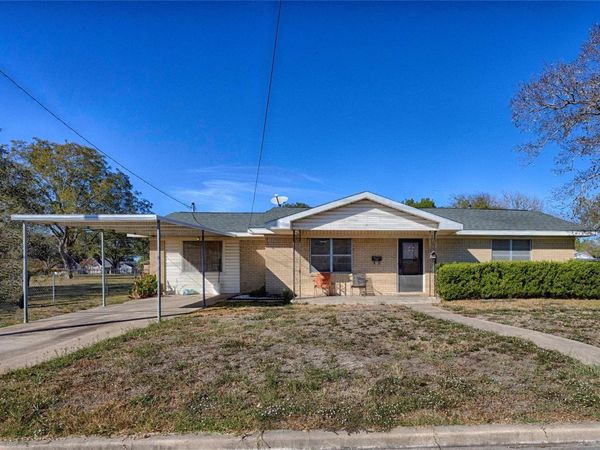 507 South ST, Schulenburg, TX 78956