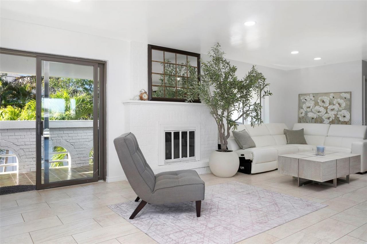 2710 Hibiscus Drive W, Belleair Beach, FL 33786 Photo