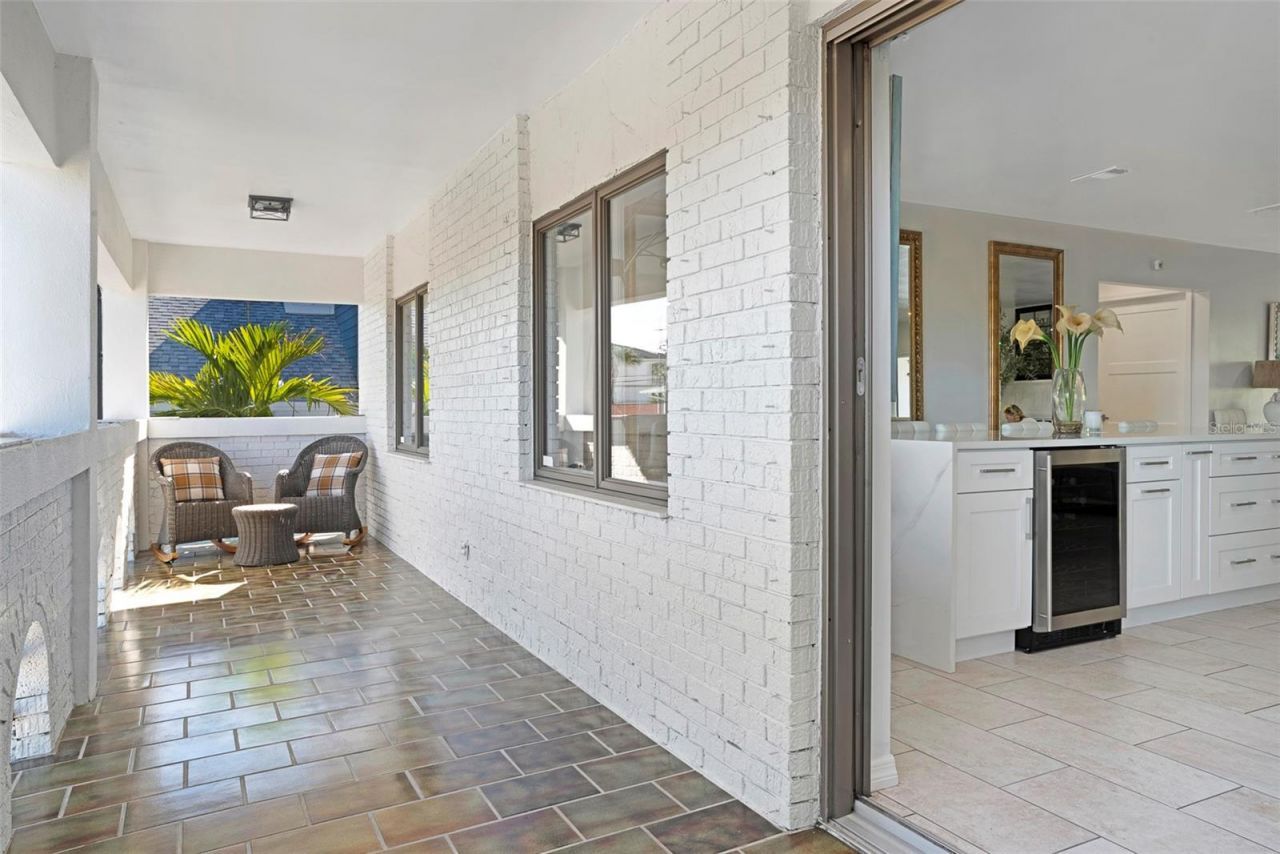 2710 Hibiscus Drive W, Belleair Beach, FL 33786 Photo