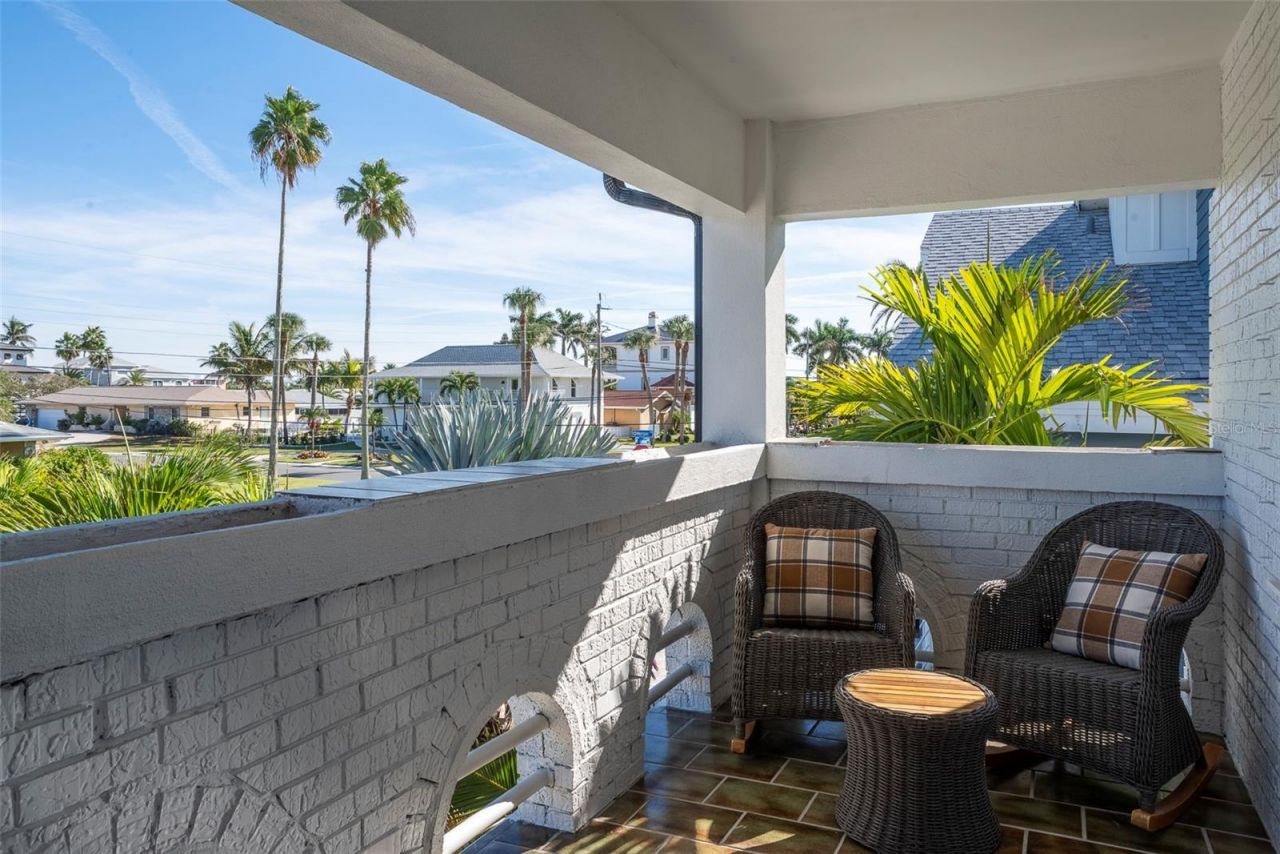 2710 Hibiscus Drive W, Belleair Beach, FL 33786 Photo