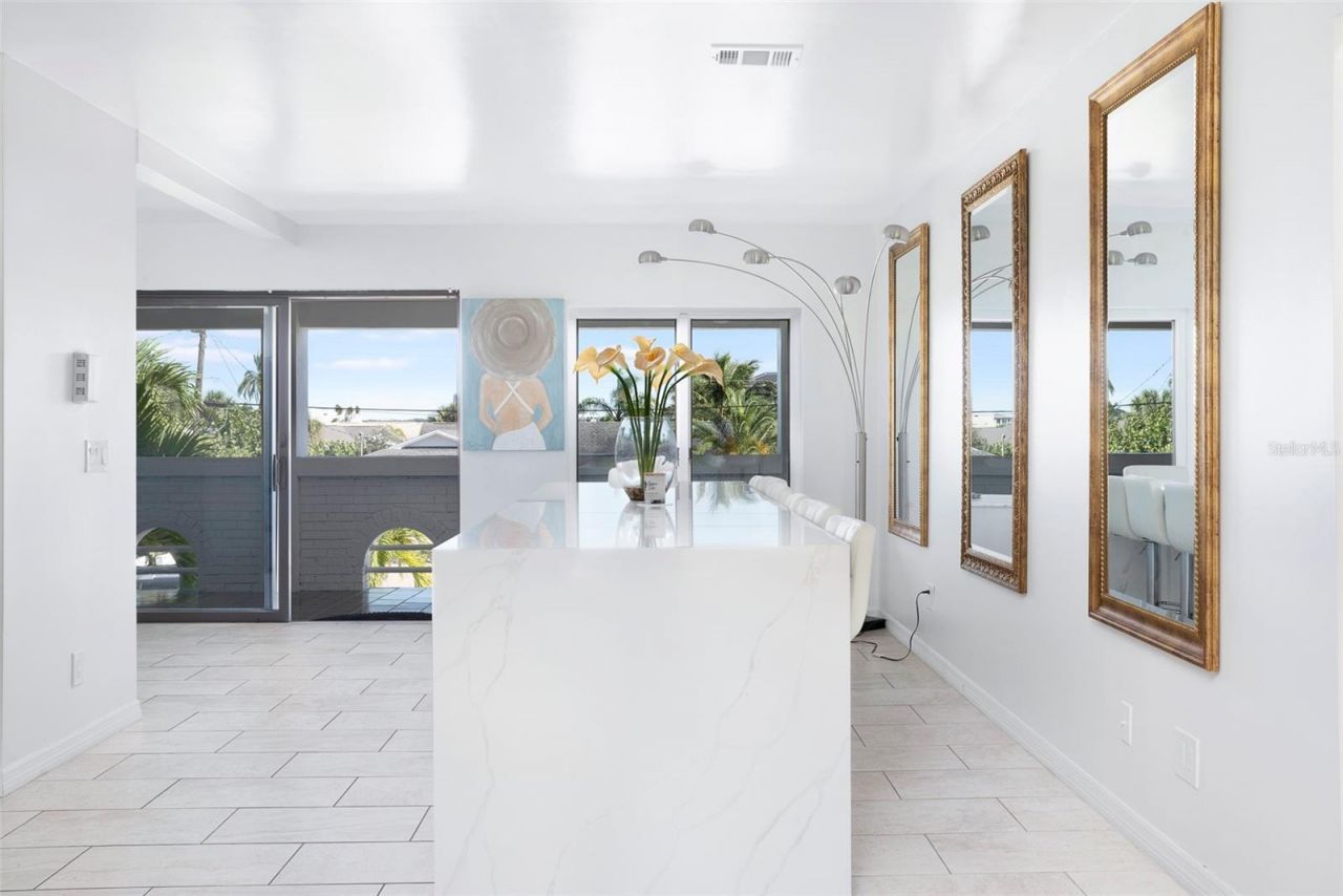 2710 Hibiscus Drive W, Belleair Beach, FL 33786 Photo