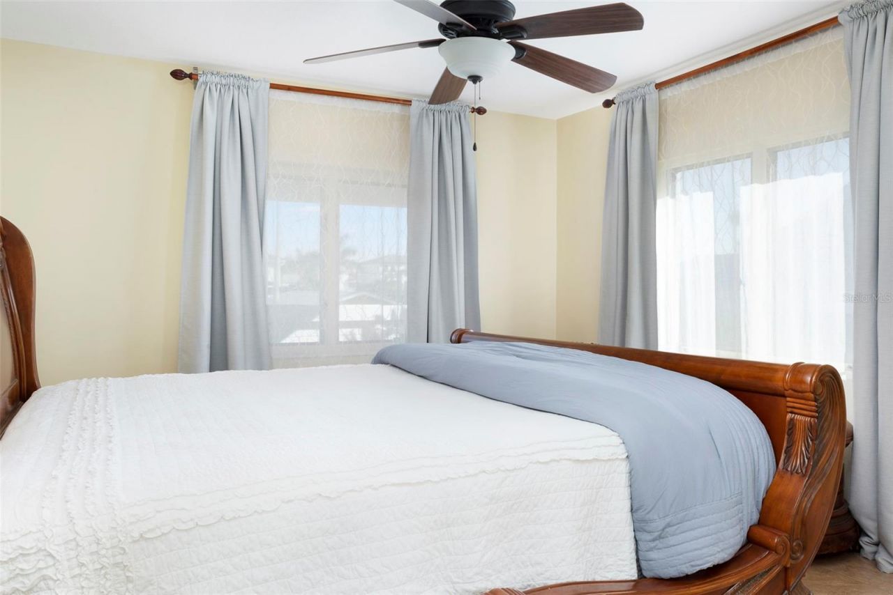 2710 Hibiscus Drive W, Belleair Beach, FL 33786 Photo