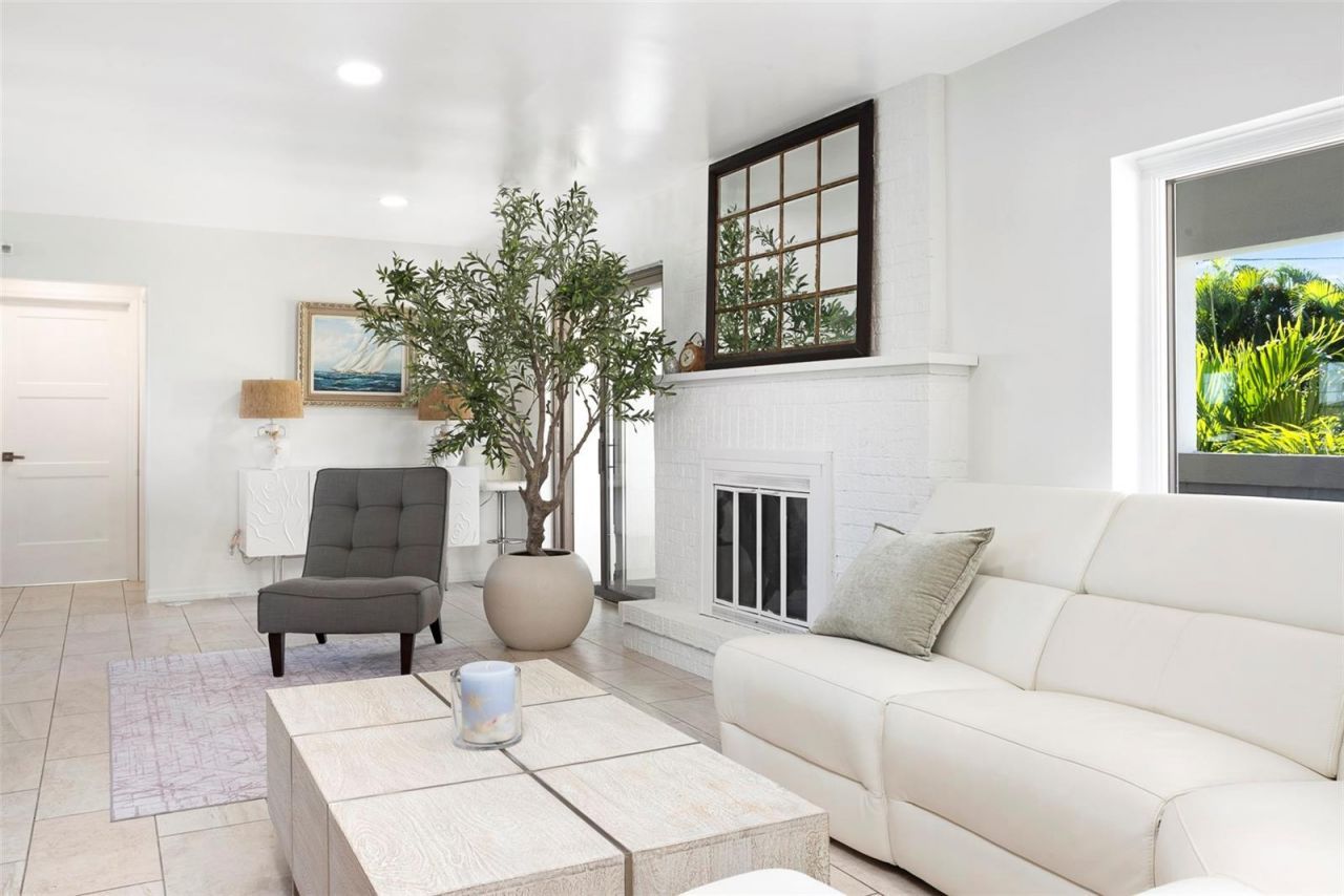 2710 Hibiscus Drive W, Belleair Beach, FL 33786 Photo