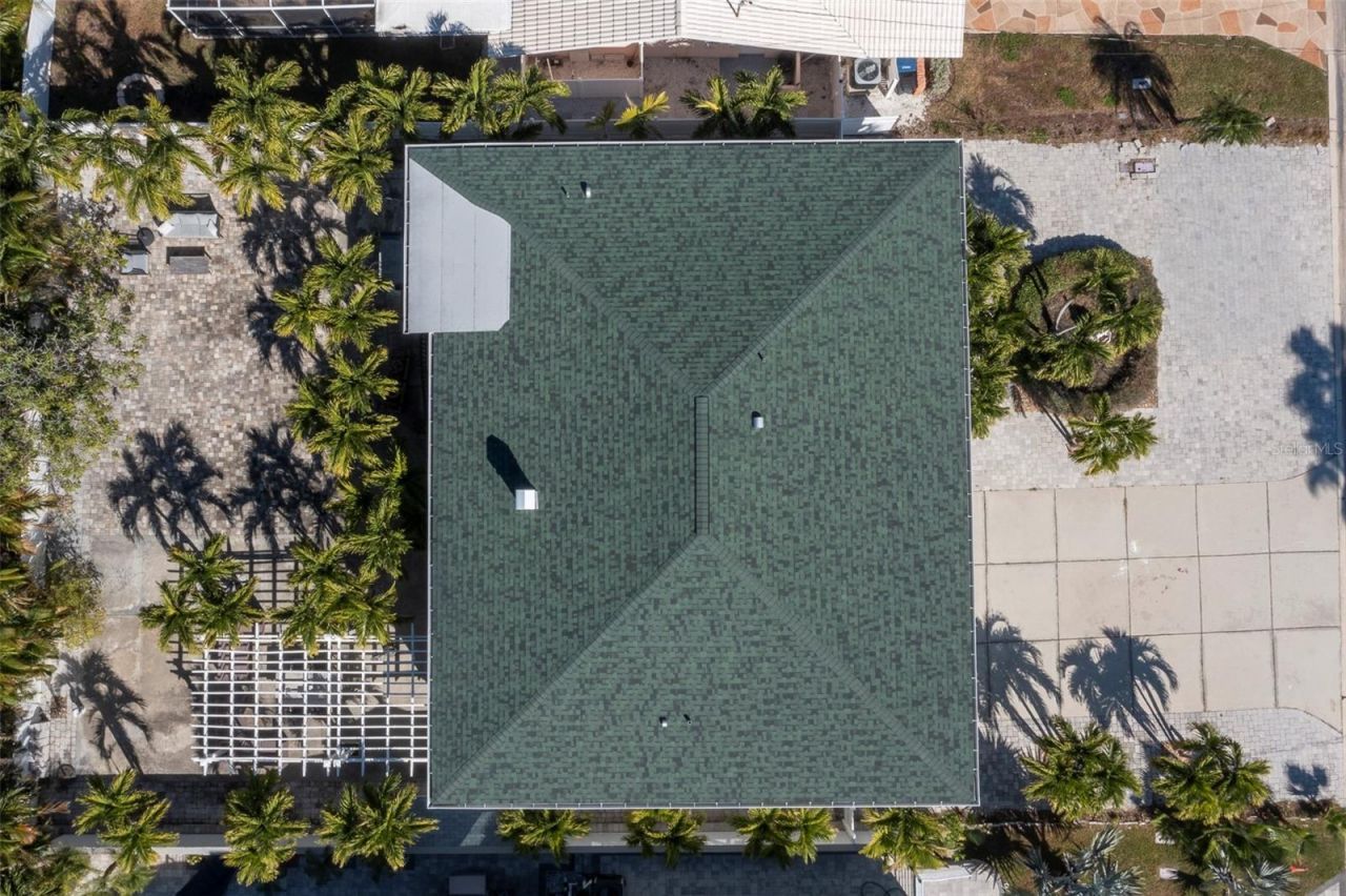 2710 Hibiscus Drive W, Belleair Beach, FL 33786 Photo