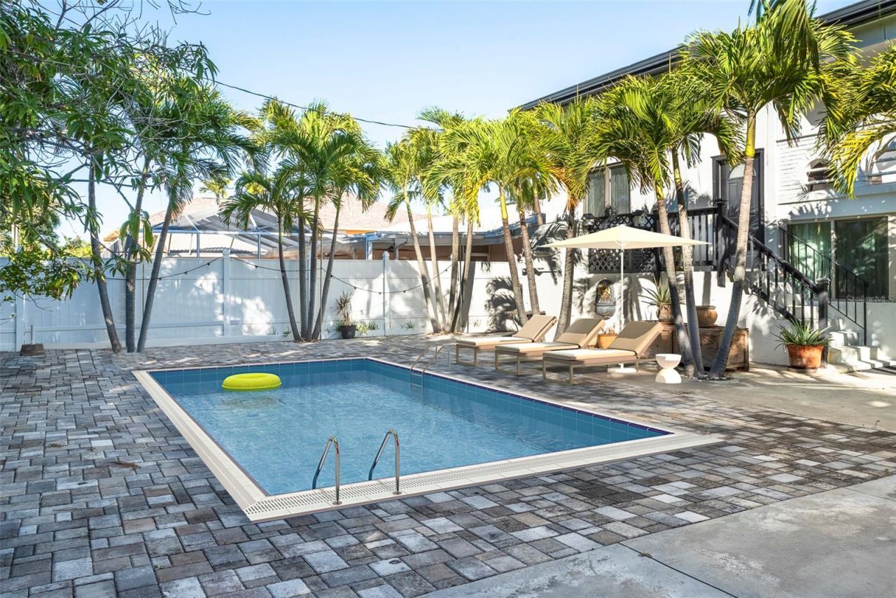 2710 Hibiscus Drive W, Belleair Beach, FL 33786 Photo