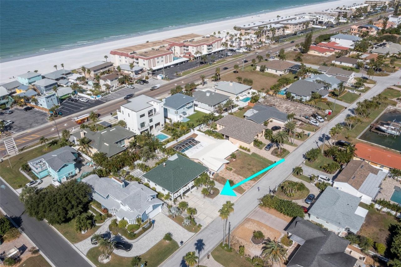 2710 Hibiscus Drive W, Belleair Beach, FL 33786 Photo