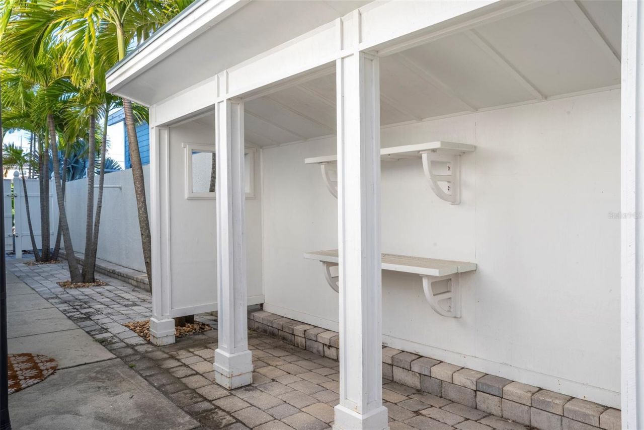 2710 Hibiscus Drive W, Belleair Beach, FL 33786 Photo