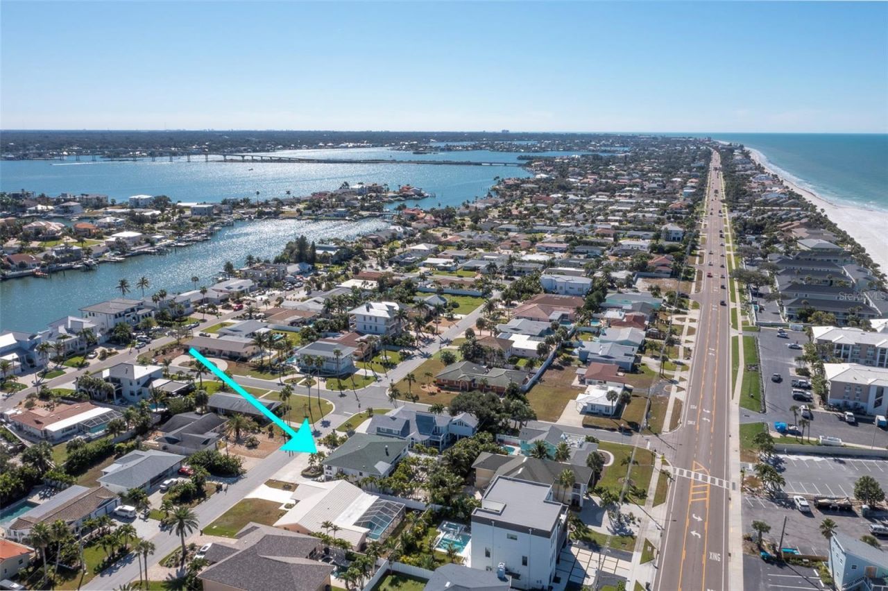 2710 Hibiscus Drive W, Belleair Beach, FL 33786 Photo