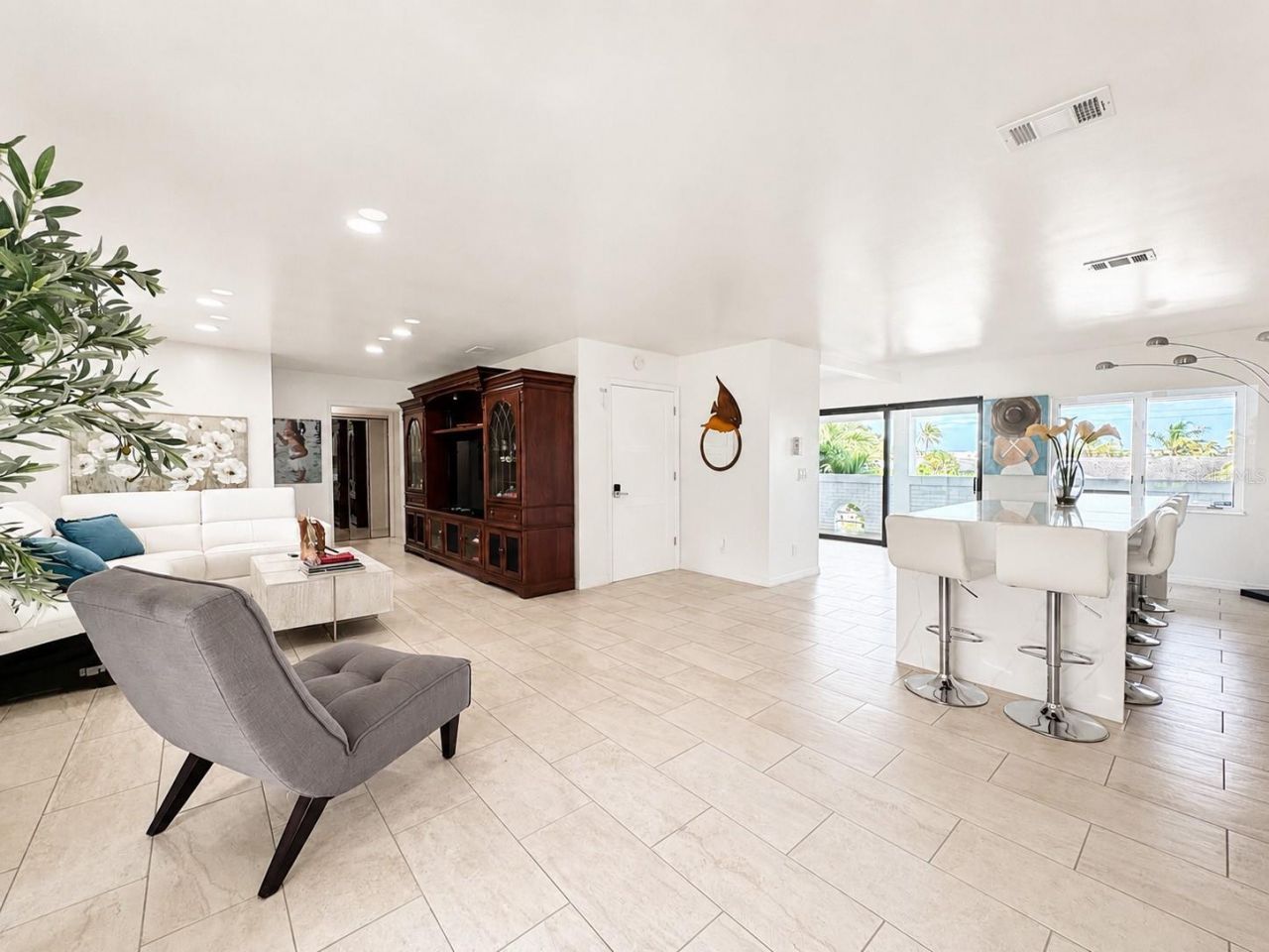 2710 Hibiscus Drive W, Belleair Beach, FL 33786 Photo