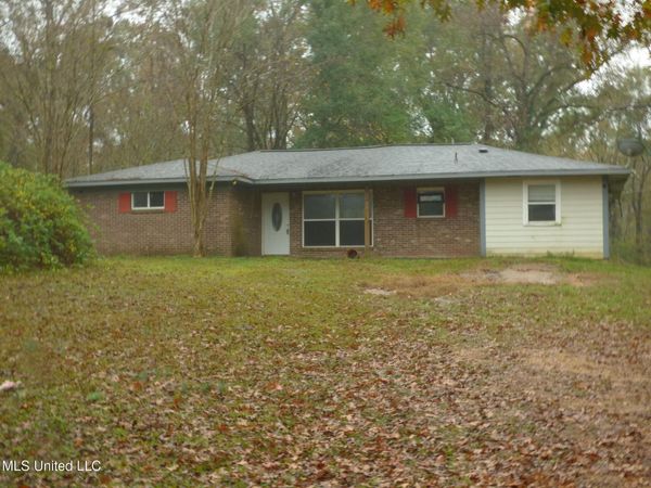 55 Old Hwy 84 Loop, Roxie, MS 39661