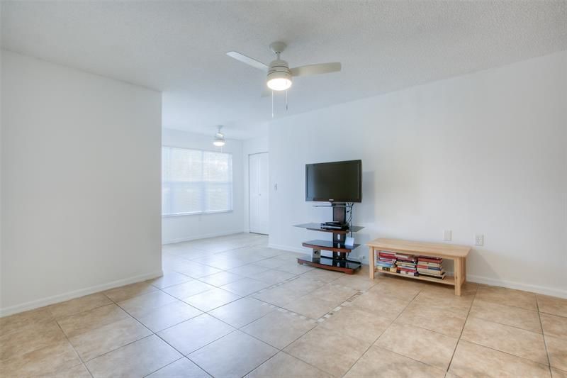 663 Vista Isles Drive, Unit 1714, Sunrise, FL 33325 Photo