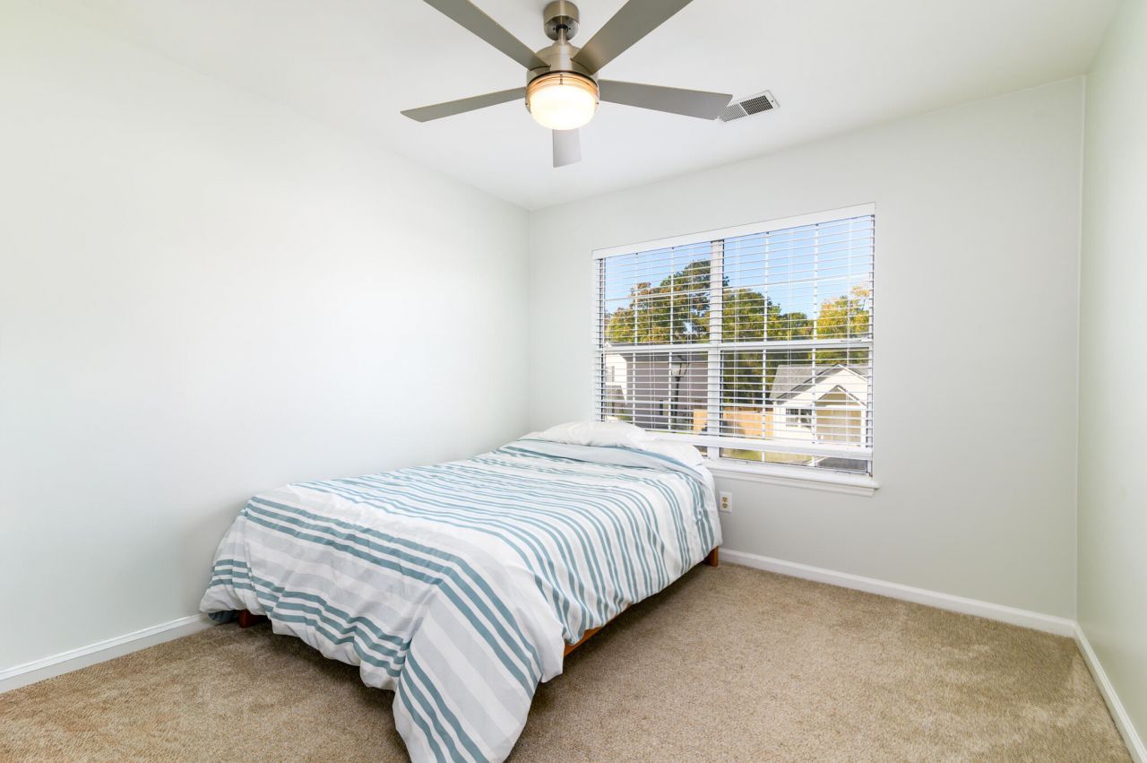 42 Woodleaf Court Photo 16