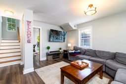 42 Woodleaf Court photo 4