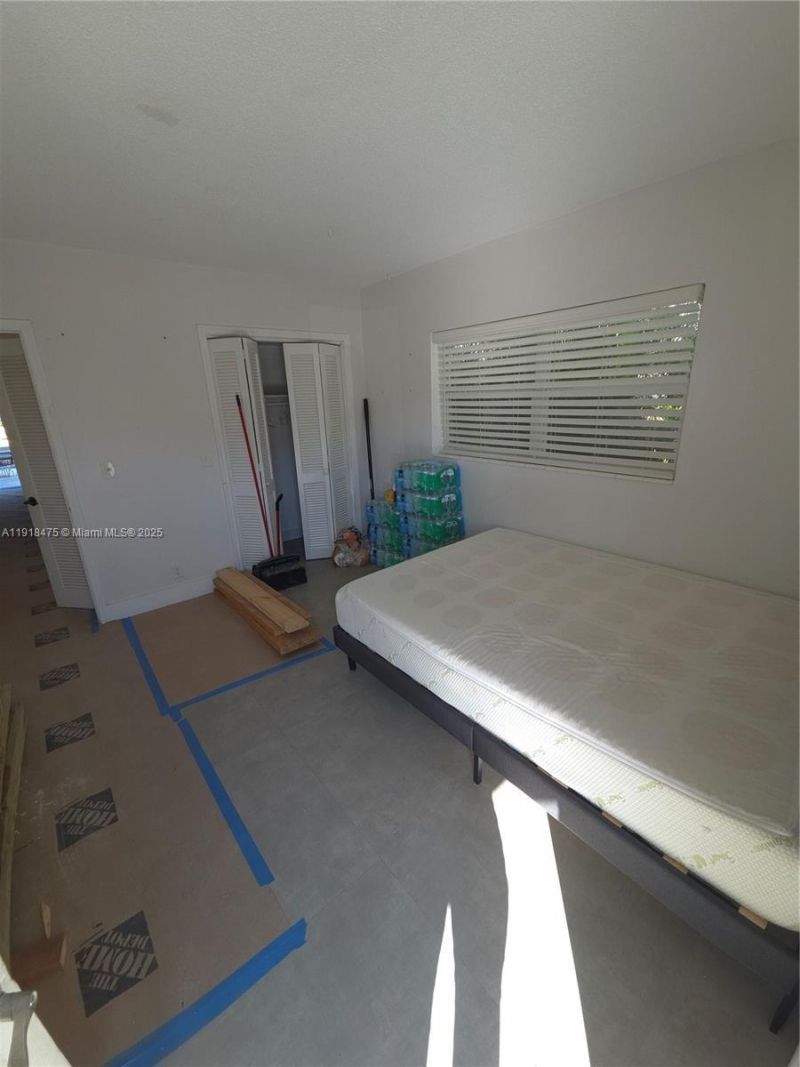 467 Golden Isles Dr, Unit 110, Hallandale Beach, FL 33009 Photo