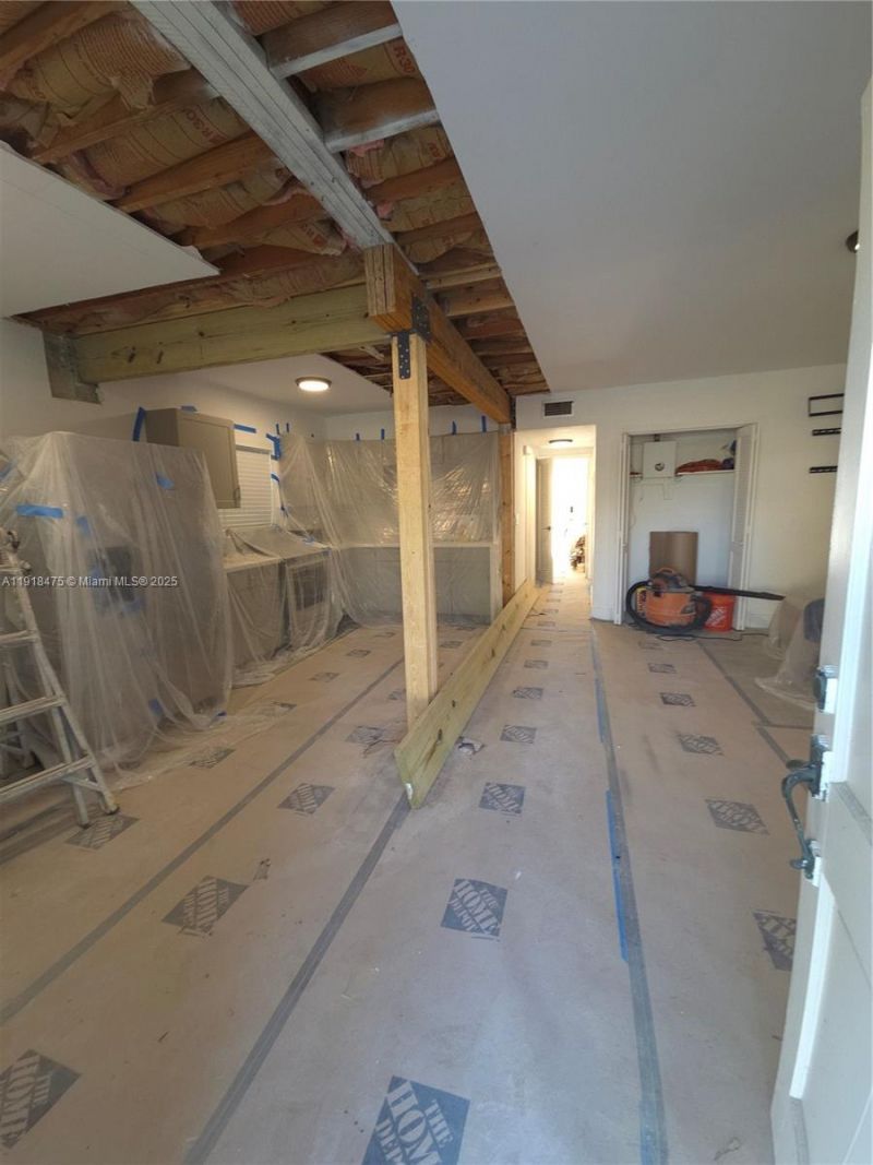 467 Golden Isles Dr, Unit 110, Hallandale Beach, FL 33009 Photo