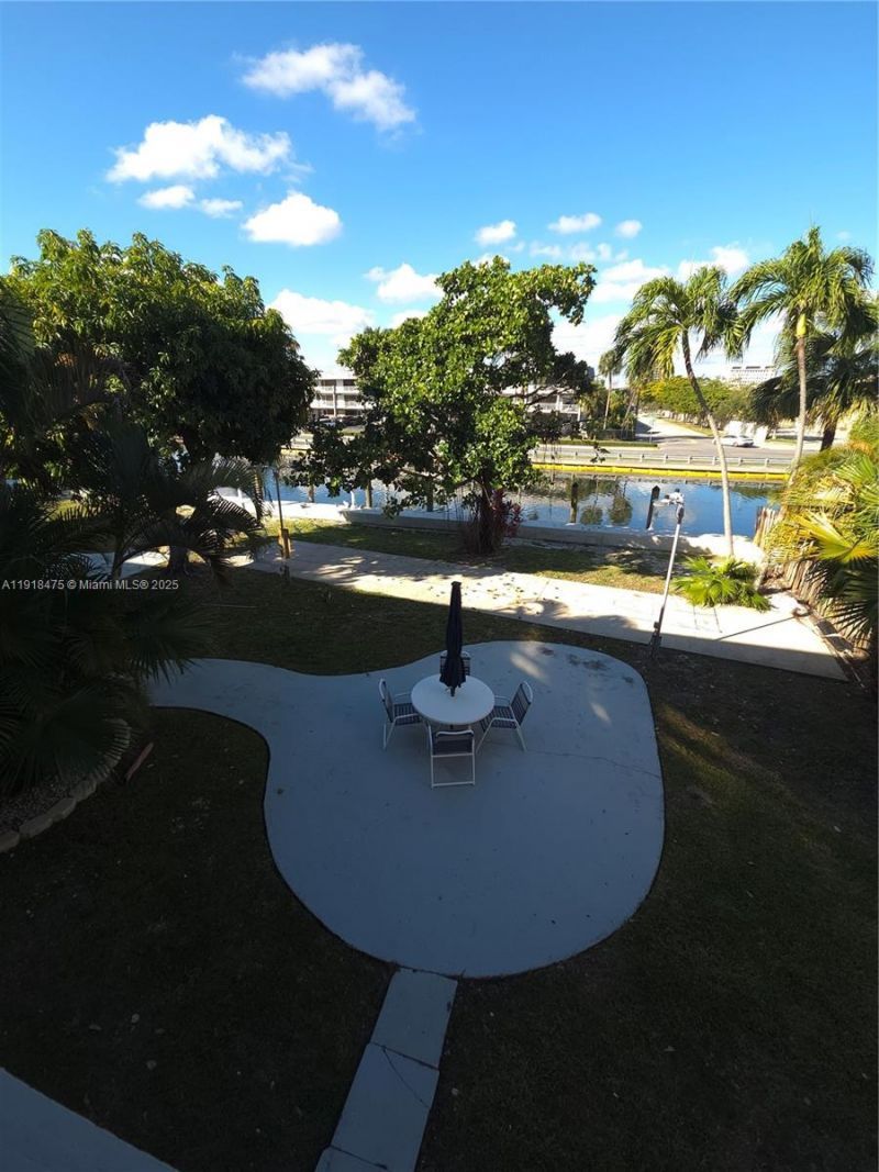 467 Golden Isles Dr, Unit 110, Hallandale Beach, FL 33009 Photo