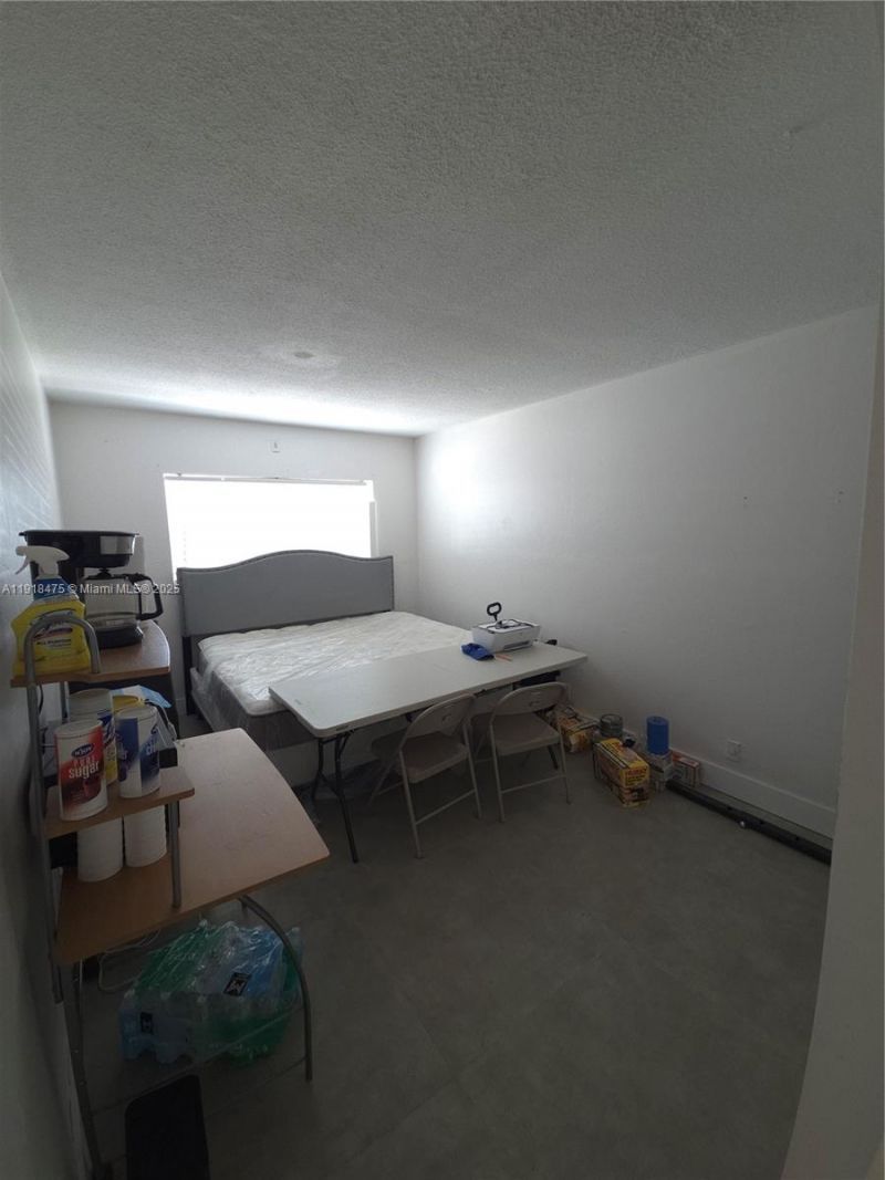 467 Golden Isles Dr, Unit 110, Hallandale Beach, FL 33009 Photo