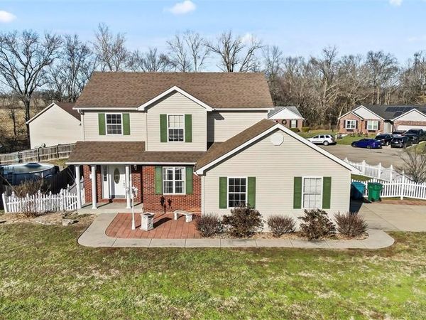 202 Sun Valley Drive, Smithton, IL 62285