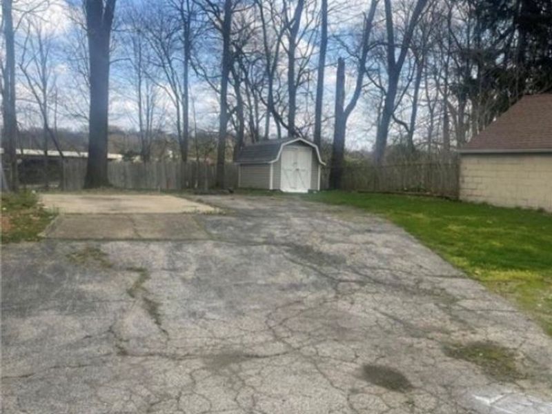 2541 Edgebrook Avenue, Akron, OH 44312 Photo 3