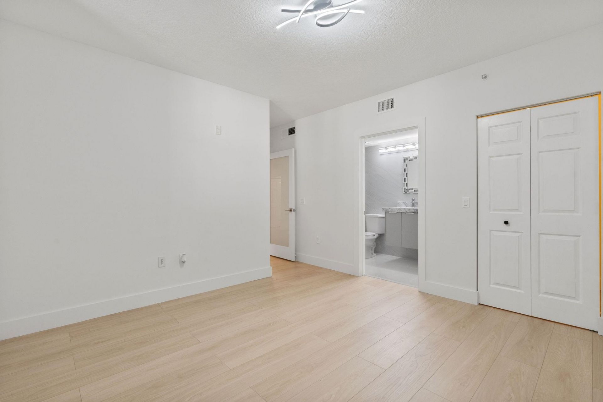 2401 NE 65th Street, Unit 205, Fort Lauderdale, FL 33308 Photo