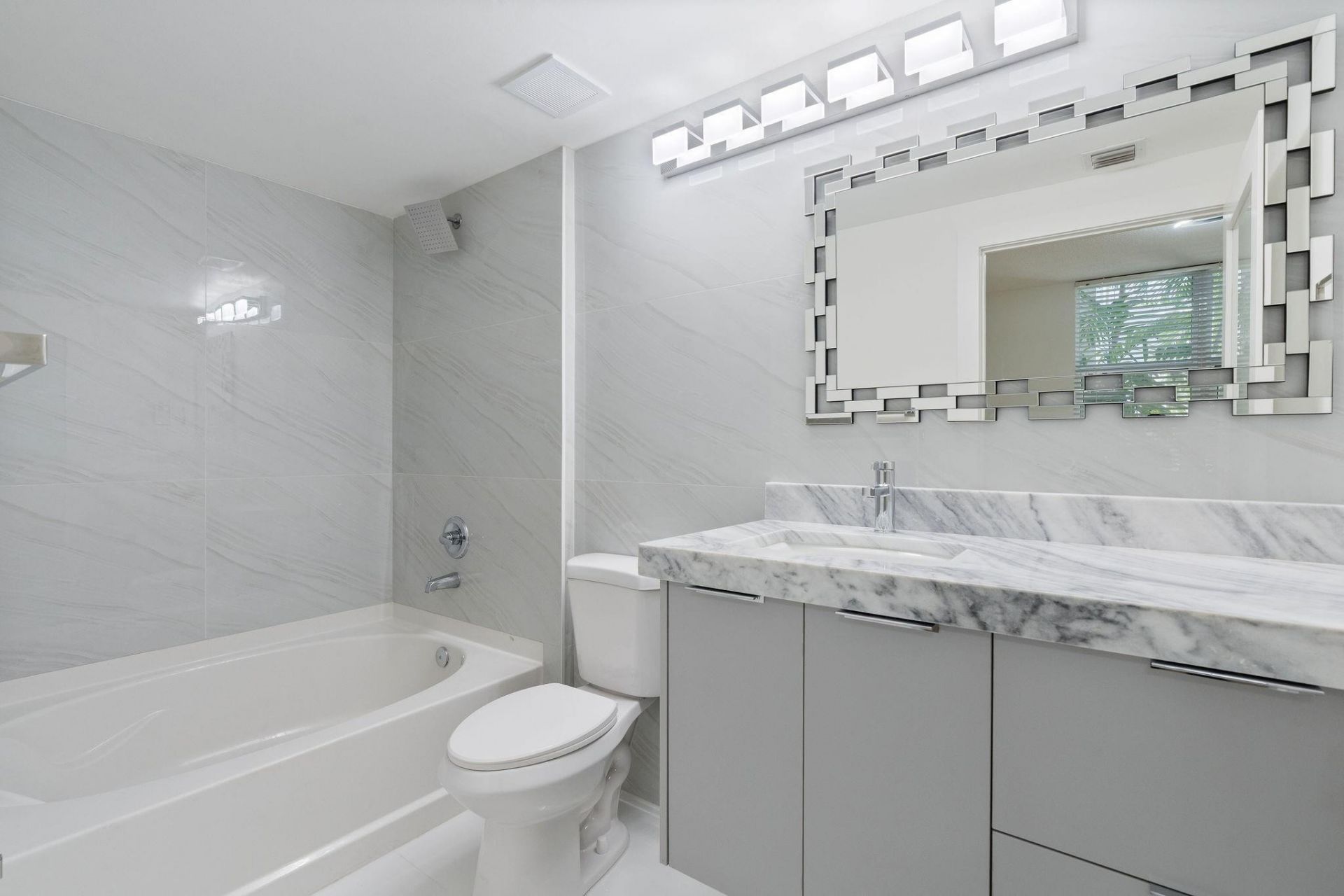 2401 NE 65th Street, Unit 205, Fort Lauderdale, FL 33308 Photo