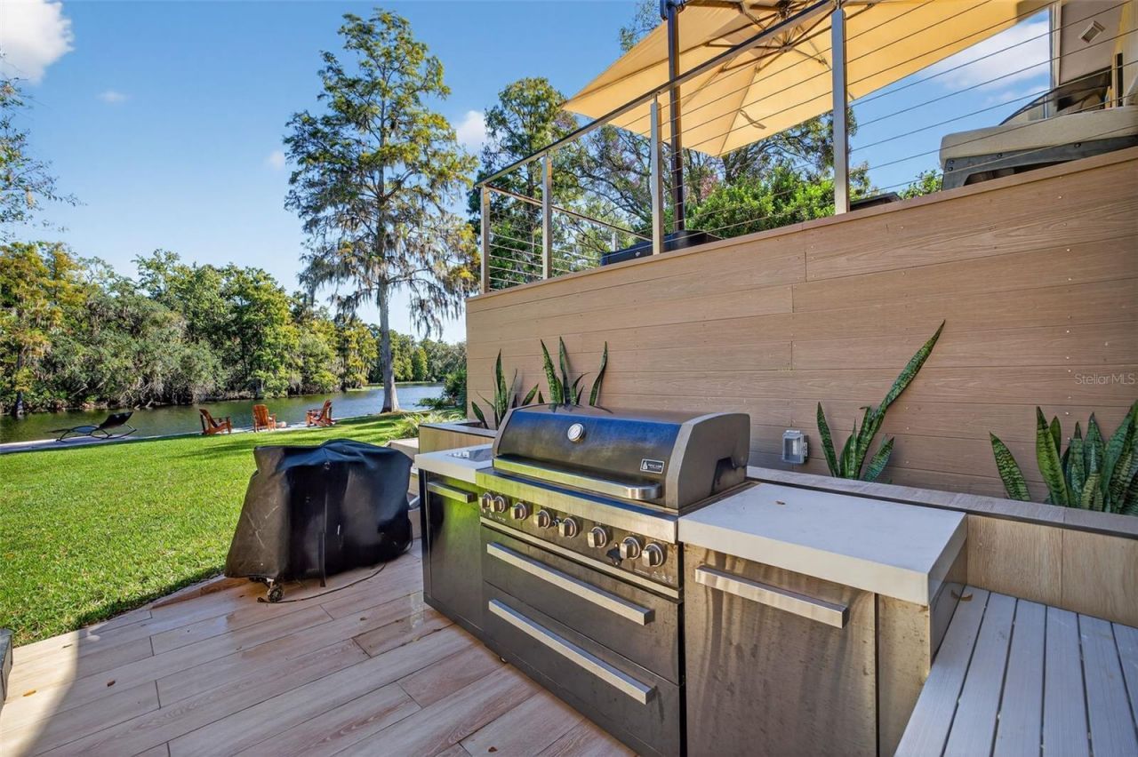 511 S Riverhills Drive, Temple Terrace, FL 33617 Photo