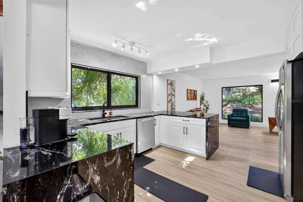 511 S Riverhills Drive, Temple Terrace, FL 33617 Photo