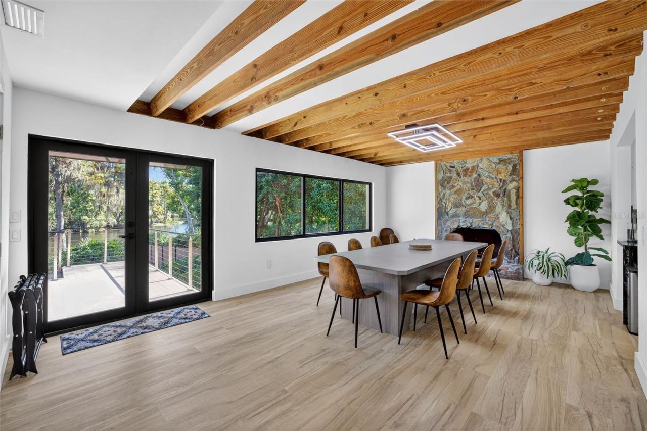 511 S Riverhills Drive, Temple Terrace, FL 33617 Photo