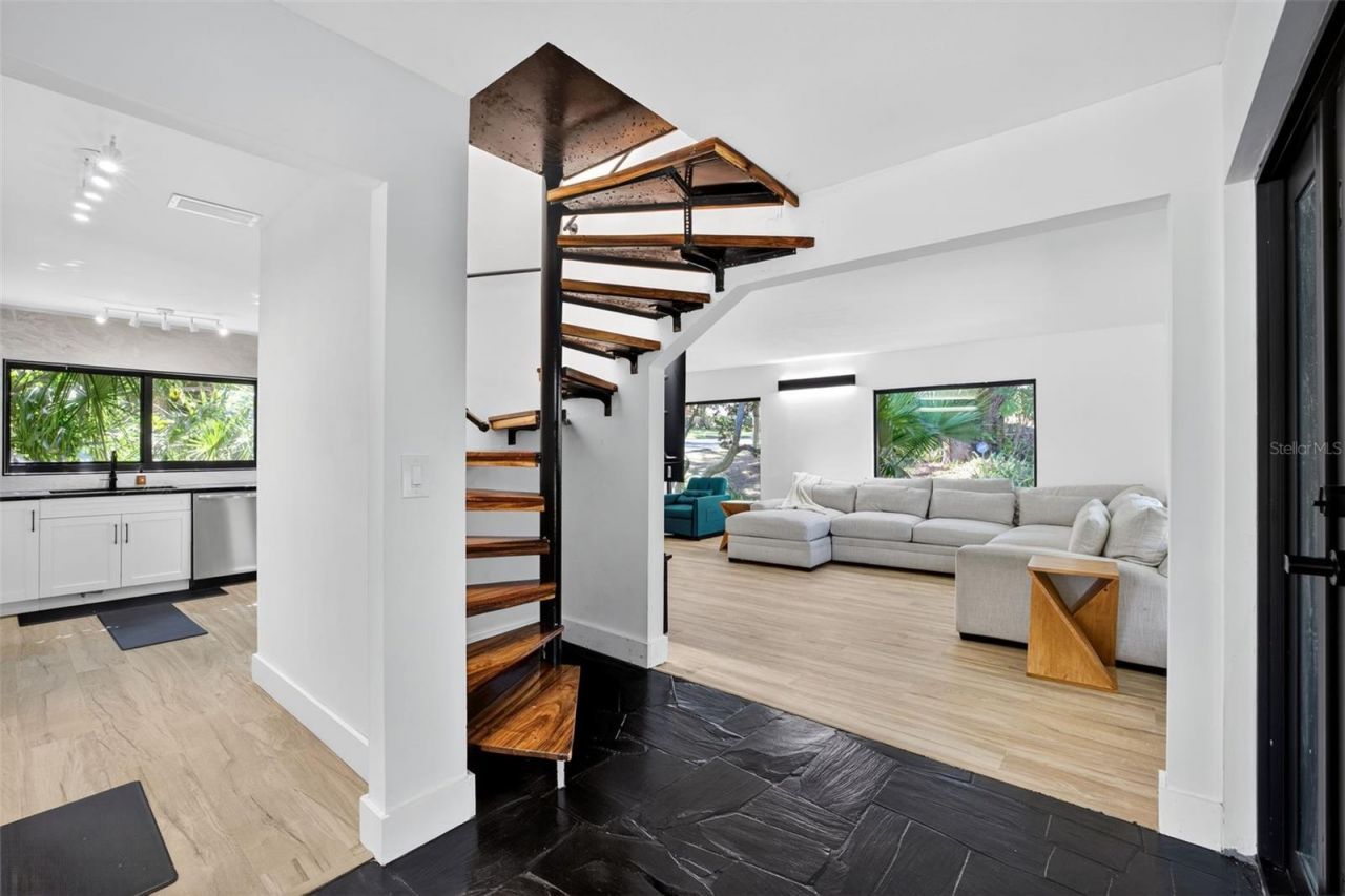 511 S Riverhills Drive, Temple Terrace, FL 33617 Photo