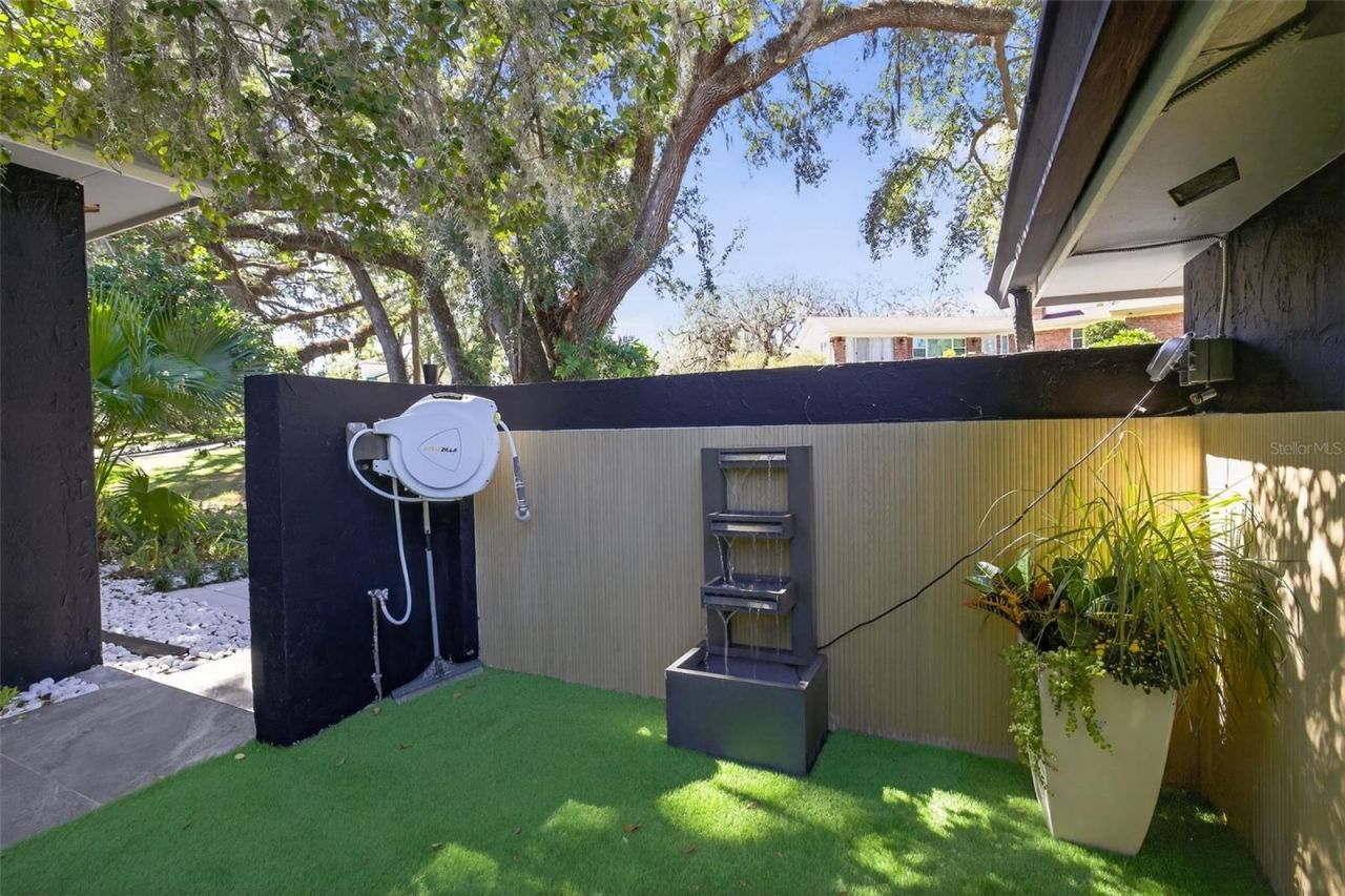 511 S Riverhills Drive, Temple Terrace, FL 33617 Photo