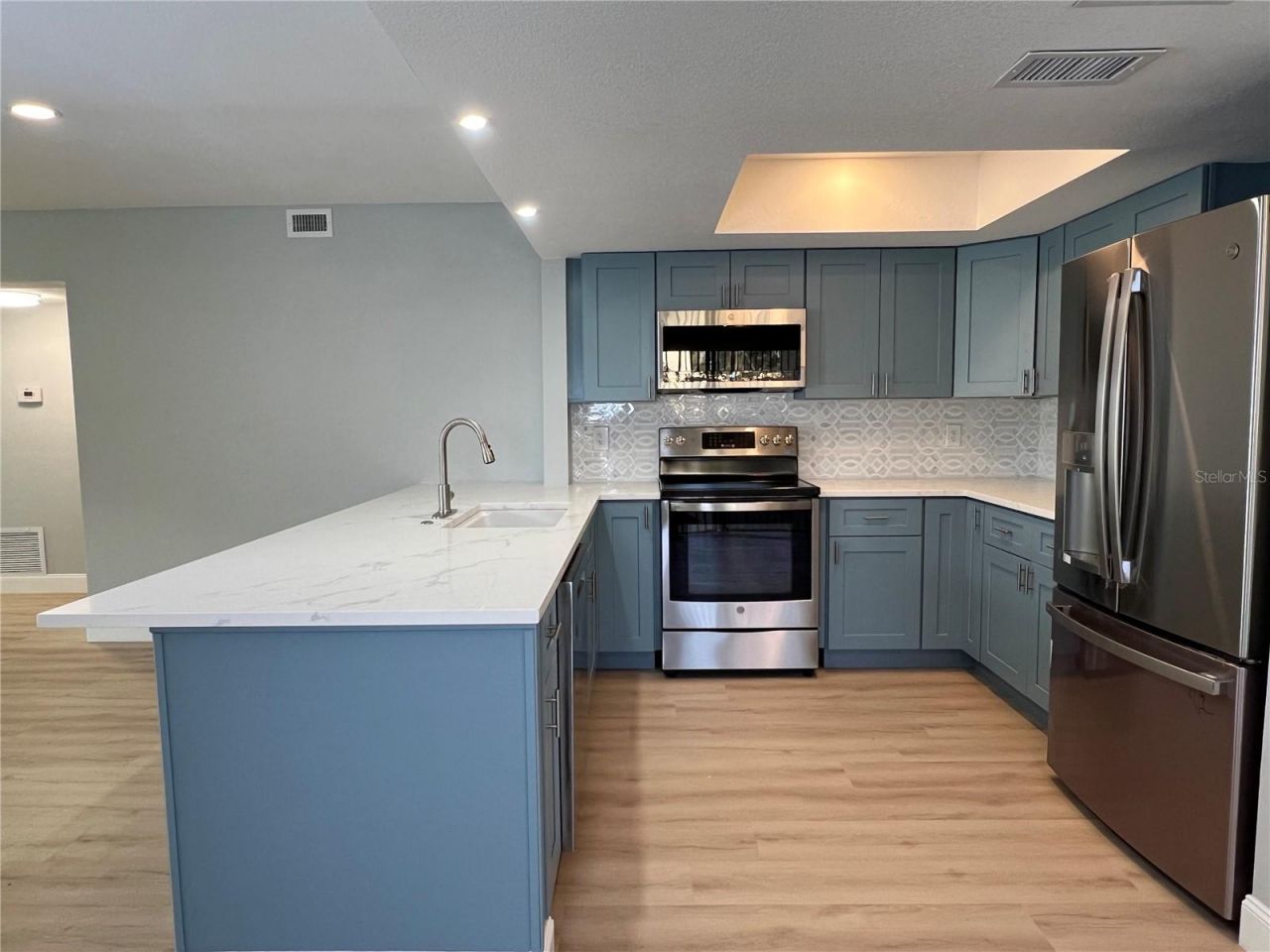 7550 Sunshine Skyway Lane S, Unit P11, Saint Petersburg, FL 33711 Photo