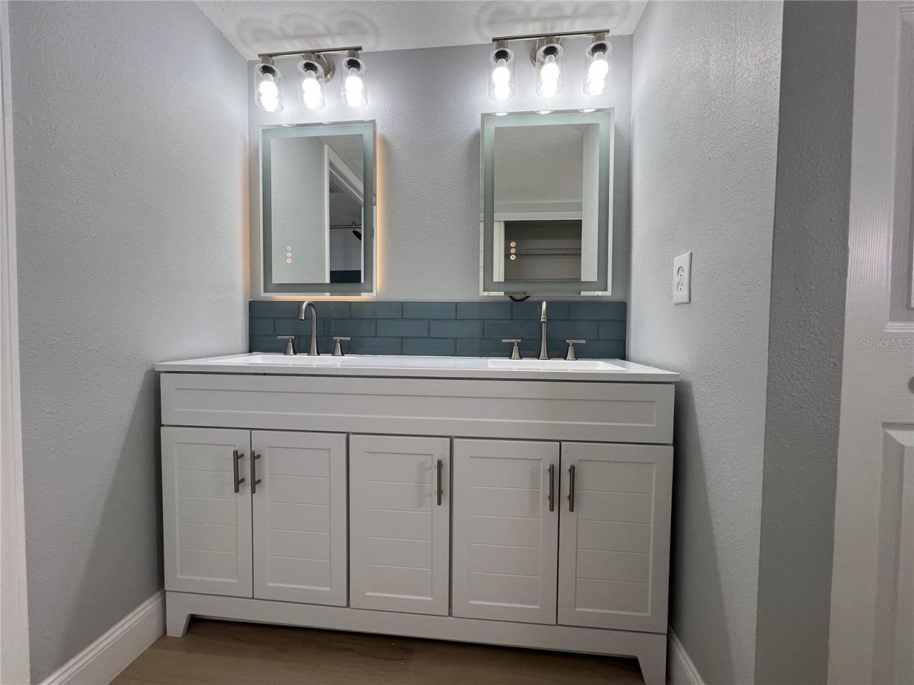 7550 Sunshine Skyway Lane S, Unit P11, Saint Petersburg, FL 33711 Photo