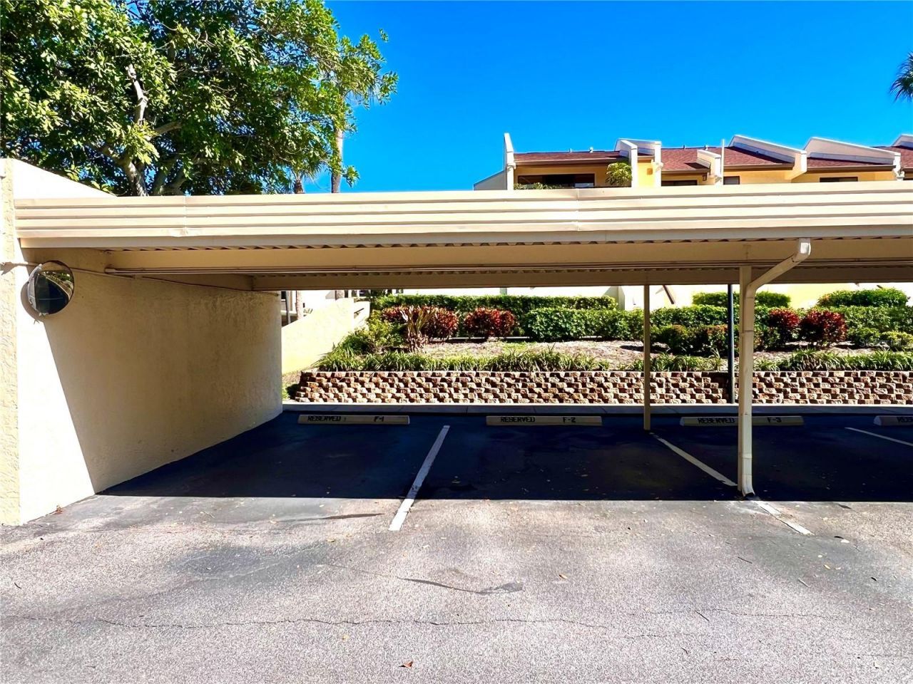 7550 Sunshine Skyway Lane S, Unit P11, Saint Petersburg, FL 33711 Photo