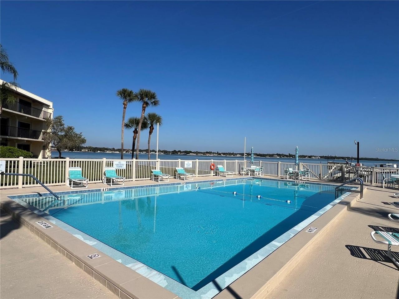 7550 Sunshine Skyway Lane S, Unit P11, Saint Petersburg, FL 33711 Photo
