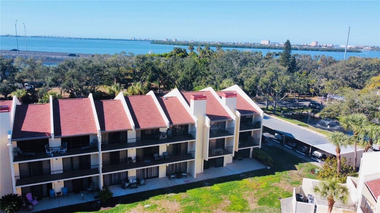 7550 Sunshine Skyway Lane S, Unit P11, Saint Petersburg, FL 33711 Photo