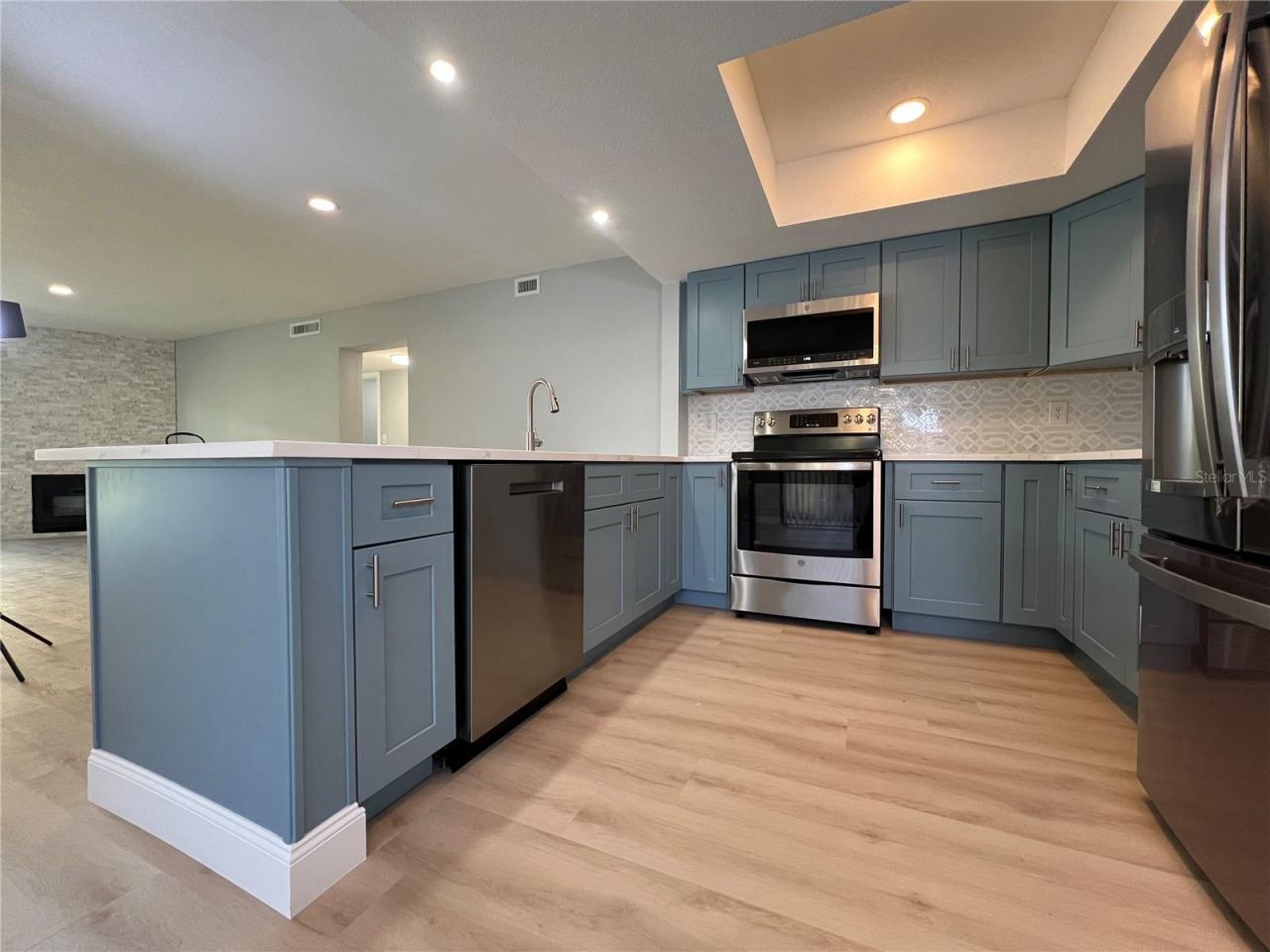 7550 Sunshine Skyway Lane S, Unit P11, Saint Petersburg, FL 33711 Photo