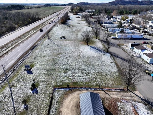 L 31 East Road, North Freedom, WI 53951