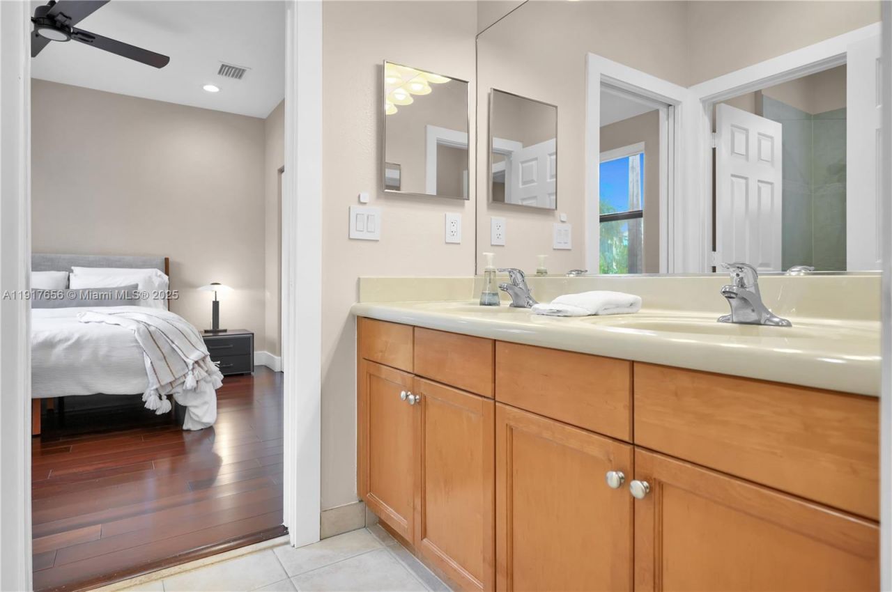 14896 SW 38th St, Davie, FL 33331 Photo