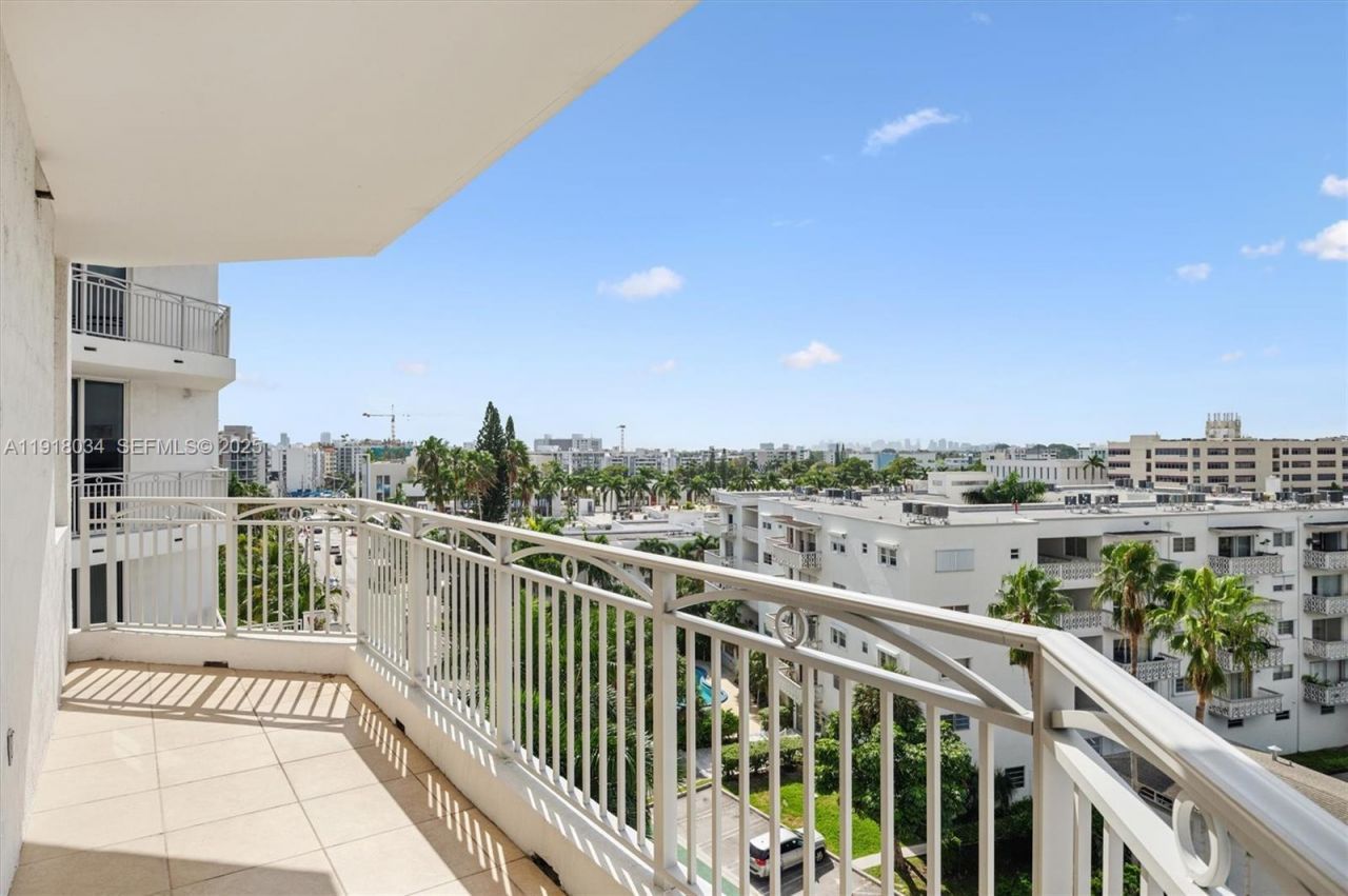 9751 E Bay Harbor Dr, Unit 7A, Bay Harbor Islands, FL 33154 Photo