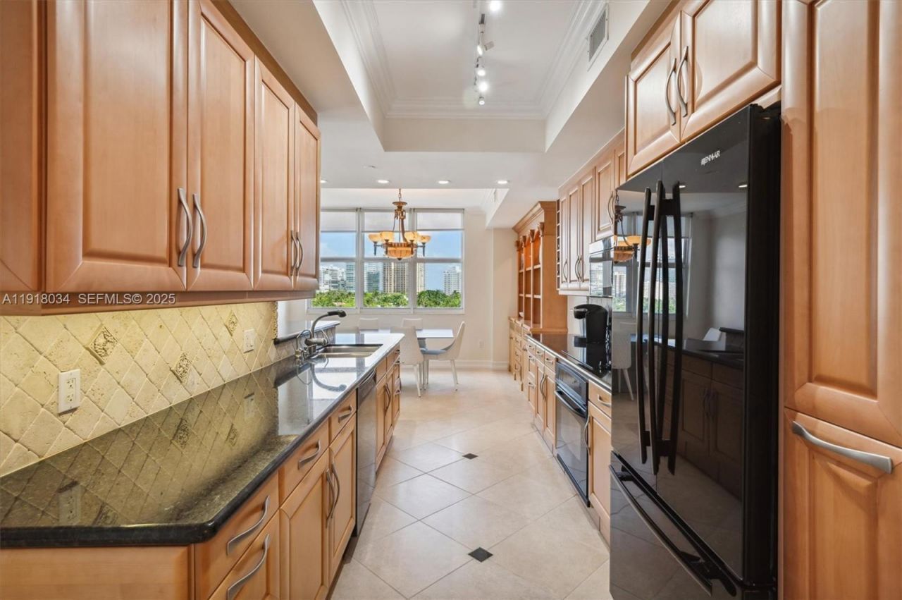 9751 E Bay Harbor Dr, Unit 7A, Bay Harbor Islands, FL 33154 Photo