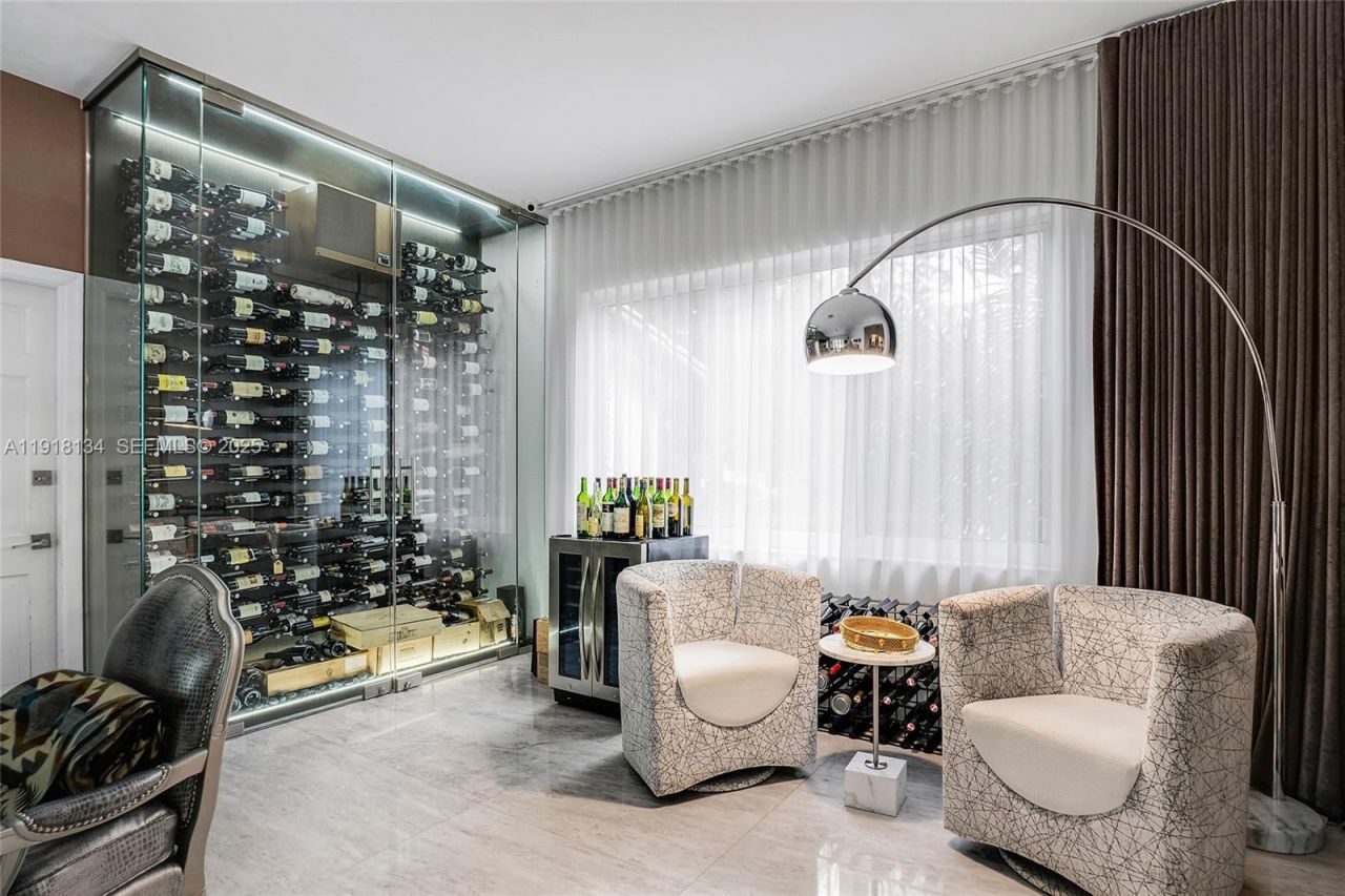 259 E Shore Dr, Miami, FL 33133 Photo