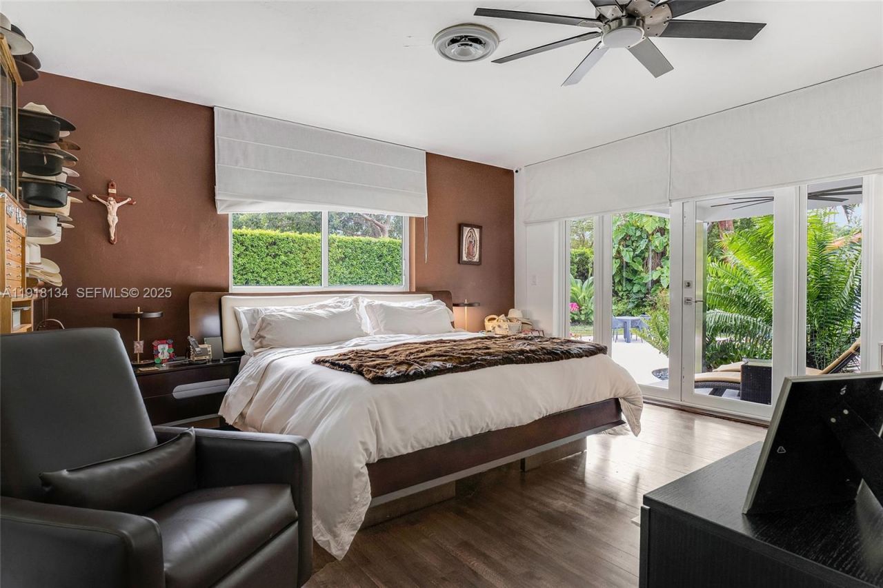 259 E Shore Dr, Miami, FL 33133 Photo