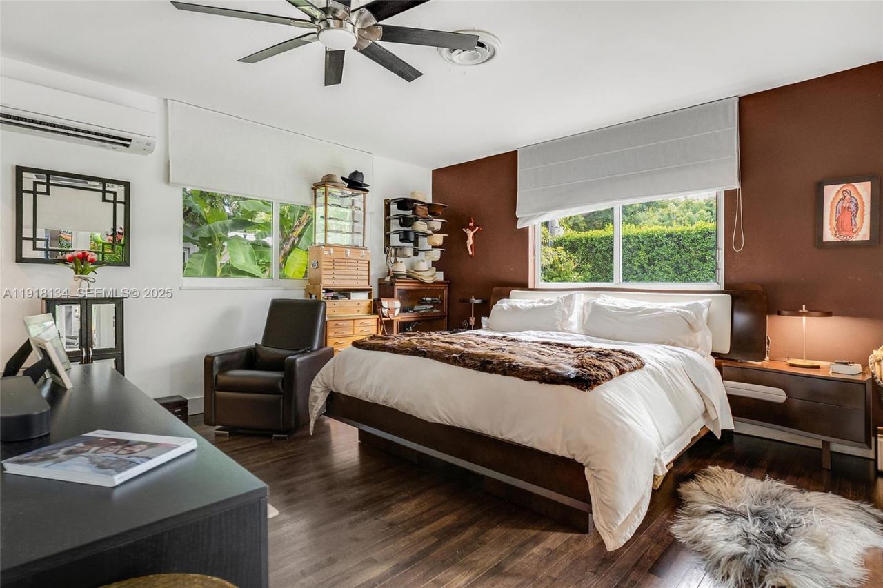 259 E Shore Dr, Miami, FL 33133 Photo