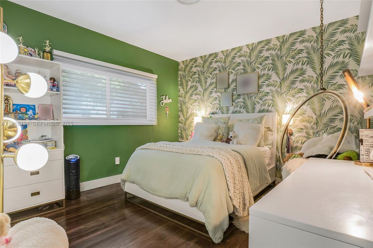 259 E Shore Dr, Miami, FL 33133 Photo