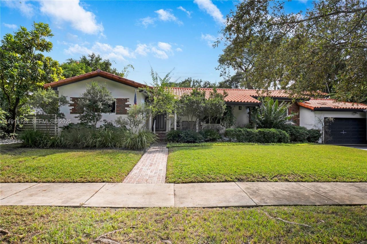 259 E Shore Dr, Miami, FL 33133 Photo