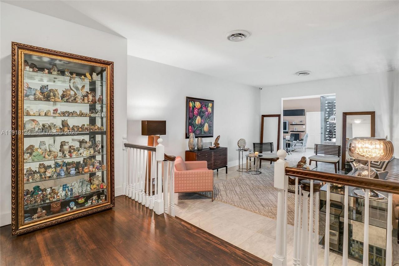 259 E Shore Dr, Miami, FL 33133 Photo