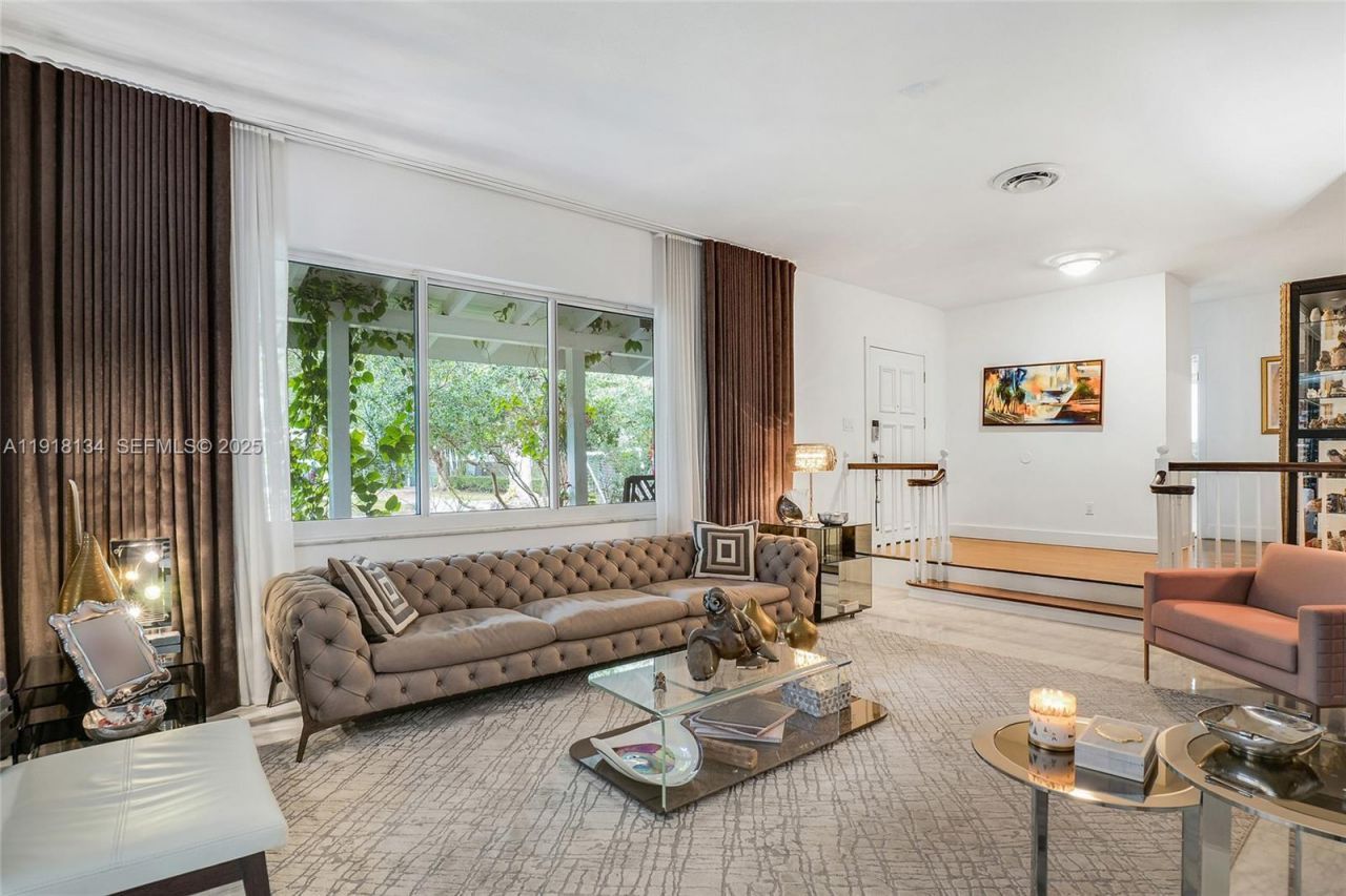 259 E Shore Dr, Miami, FL 33133 Photo