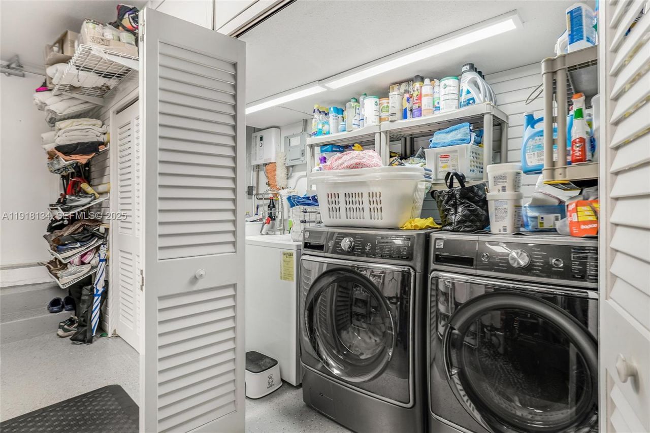 259 E Shore Dr, Miami, FL 33133 Photo