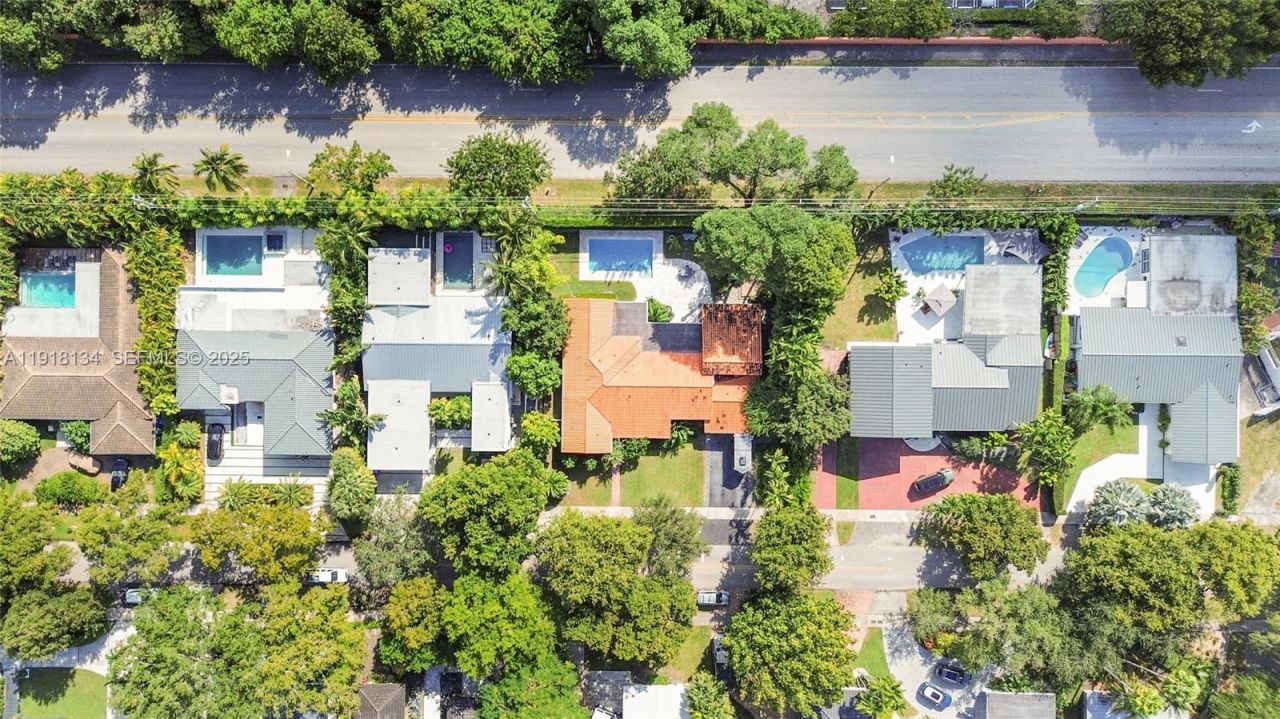 259 E Shore Dr, Miami, FL 33133 Photo